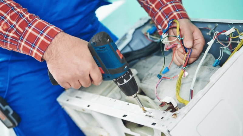 Gördes Vaillant Vaillant çamaşır makinesi kart tamiri – Su almama arızası orijinal parça ile giderildi. - Teknik servis örneği